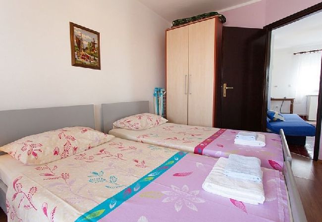 Ferienwohnung in Omišalj - Ferienwohnung in Omišalj mit Meerblick, Balkon, Klimaanlage, W-LAN (3623-1) Ferienwohnung in Omišalj - Ferienwohnung in Omišalj mit Meerblick, Balkon, Klimaanlage, W-LAN (3623-1)