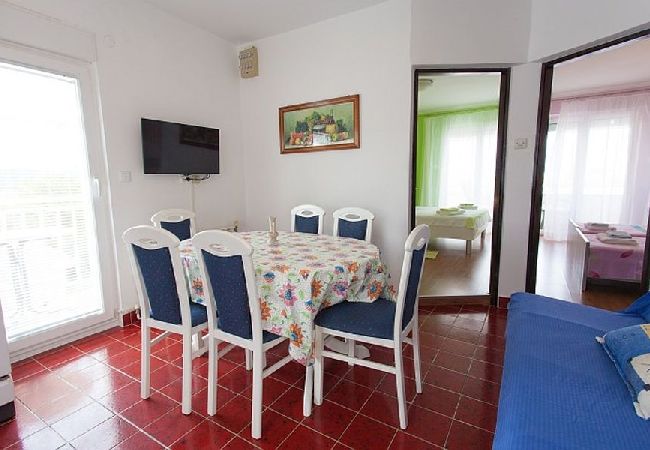 Ferienwohnung in Omišalj - Ferienwohnung in Omišalj mit Meerblick, Balkon, Klimaanlage, W-LAN (3623-1) Ferienwohnung in Omišalj - Ferienwohnung in Omišalj mit Meerblick, Balkon, Klimaanlage, W-LAN (3623-1)