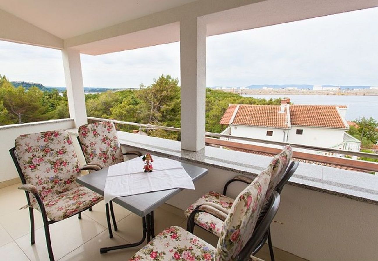 Ferienwohnung in Omišalj - Ferienwohnung in Omišalj mit Meerblick, Balkon, Klimaanlage, W-LAN (3623-1)