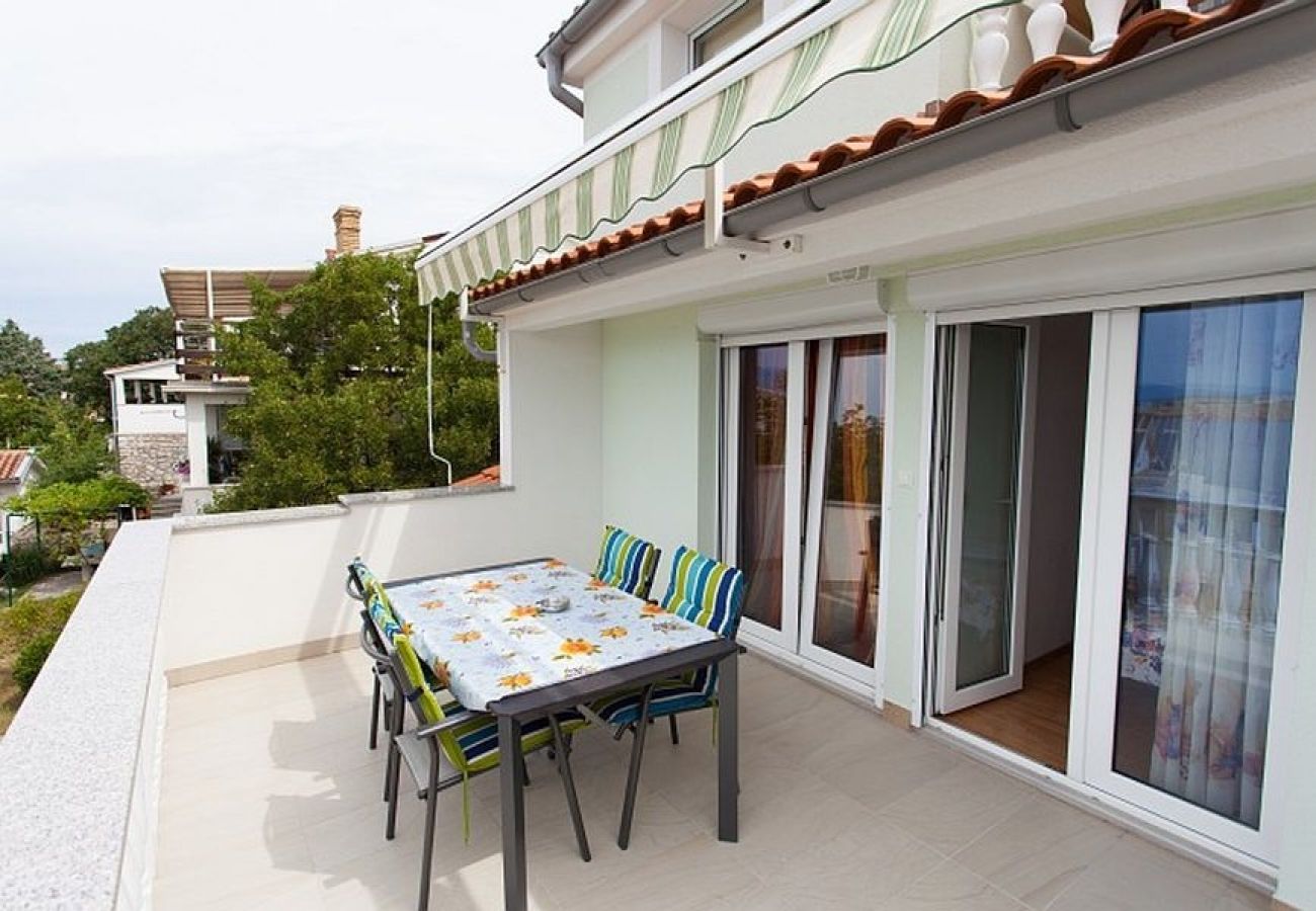 Ferienwohnung in Omišalj - Ferienwohnung in Omišalj mit Meerblick, Terrasse, Klimaanlage, W-LAN (3623-2)