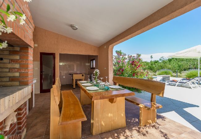 Ferienhaus in Loborika - Ferienhaus in Loborika mit Terrasse, Klimaanlage, W-LAN, Waschmaschine (3642-1) Ferienhaus in Loborika - Ferienhaus in Loborika mit Terrasse, Klimaanlage, W-LAN, Waschmaschine (3642-1)