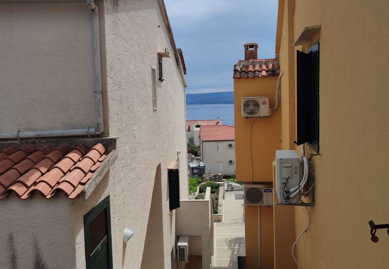 Studio in Bol - Studioapartment in Bol mit Balkon, Klimaanlage, W-LAN, Waschmaschine (3634-3)