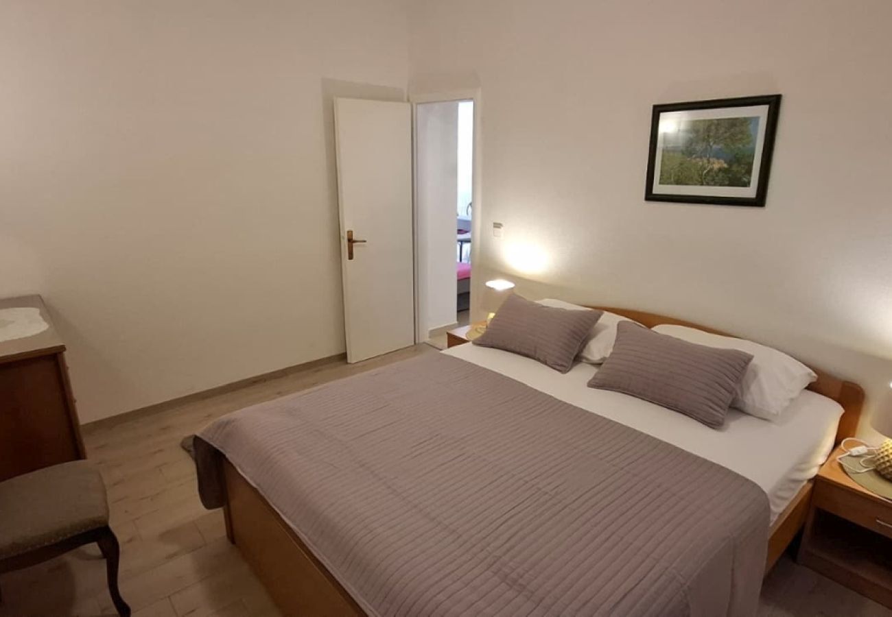 Ferienwohnung in Bol - Ferienwohnung in Bol mit Terrasse, Klimaanlage, W-LAN, Waschmaschine (3634-4)