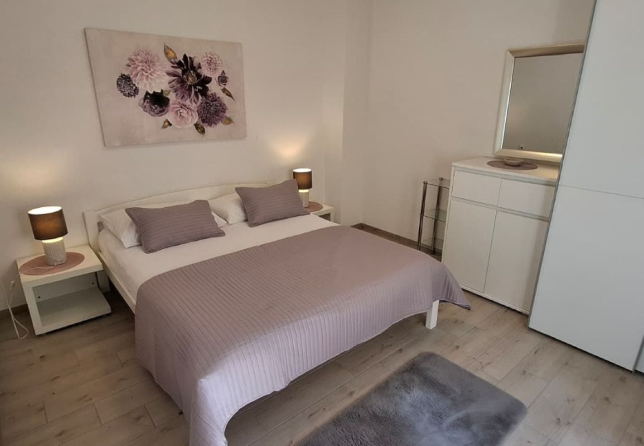 Ferienwohnung in Bol - Ferienwohnung in Bol mit Terrasse, Klimaanlage, W-LAN, Waschmaschine (3634-4)