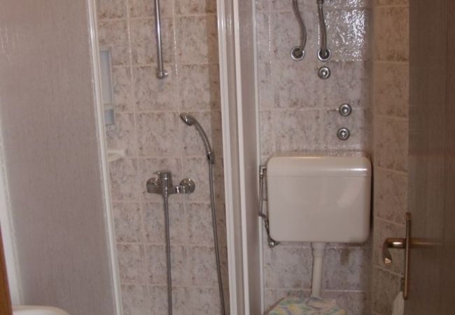 Ferienwohnung in Starigrad - Ferienwohnung in Starigrad-Paklenica mit Terrasse, Klimaanlage, W-LAN (627-3) Ferienwohnung in Starigrad - Ferienwohnung in Starigrad-Paklenica mit Terrasse, Klimaanlage, W-LAN (627-3)