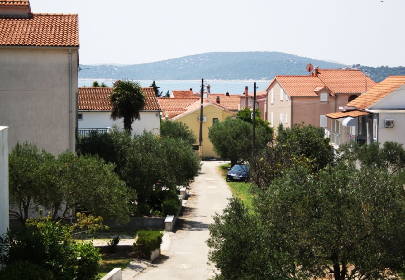 Ferienwohnung in Vodice - Ferienwohnung in Vodice mit Meerblick, Balkon, Klimaanlage, W-LAN (3671-2)