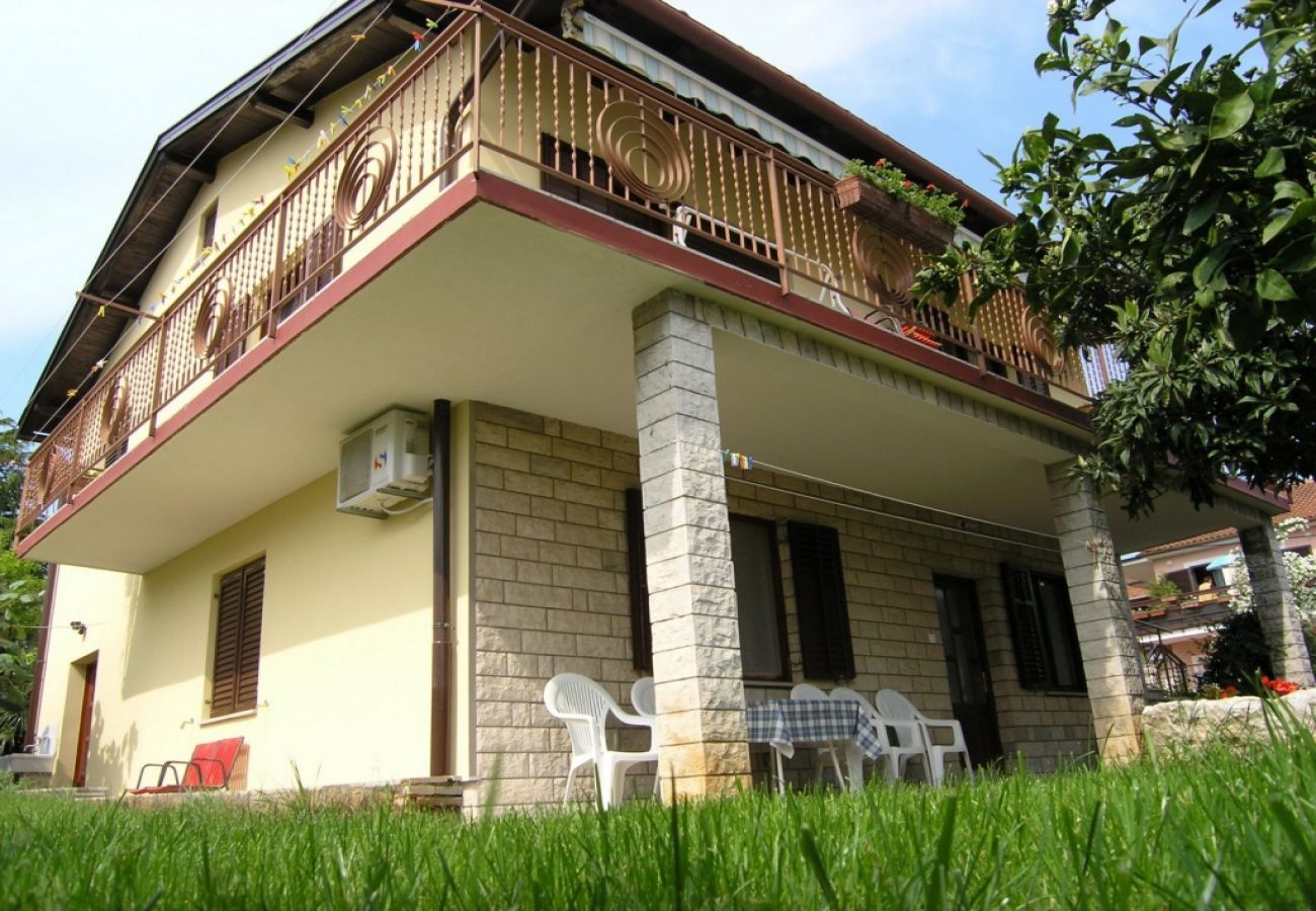 Ferienwohnung in Novigrad - Ferienwohnung in Novigrad mit Terrasse, Klimaanlage, W-LAN, Waschmaschine (3663-1)