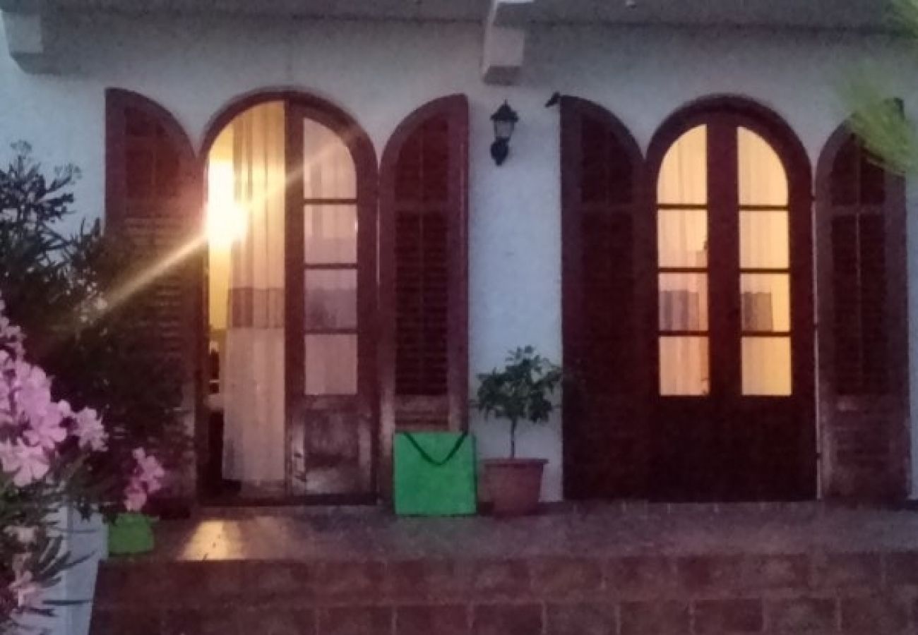 Ferienwohnung in Rab - Ferienwohnung in Barbat mit Meerblick, Balkon, Klimaanlage, W-LAN (3664-2)