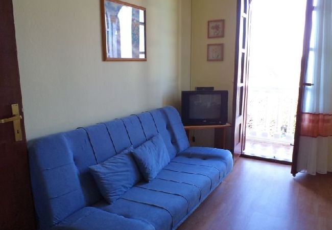 Ferienwohnung in Rab - Ferienwohnung in Barbat mit Meerblick, Balkon, Klimaanlage, W-LAN (3664-3) Ferienwohnung in Rab - Ferienwohnung in Barbat mit Meerblick, Balkon, Klimaanlage, W-LAN (3664-3)