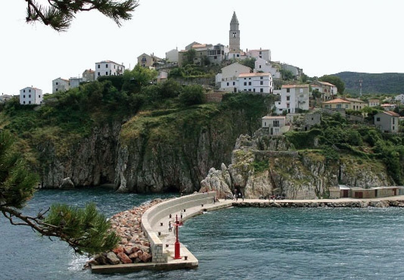 Ferienhaus in Vrbnik - Ferienhaus in Vrbnik mit Meerblick, Terrasse, Klimaanlage, W-LAN (3672-1)