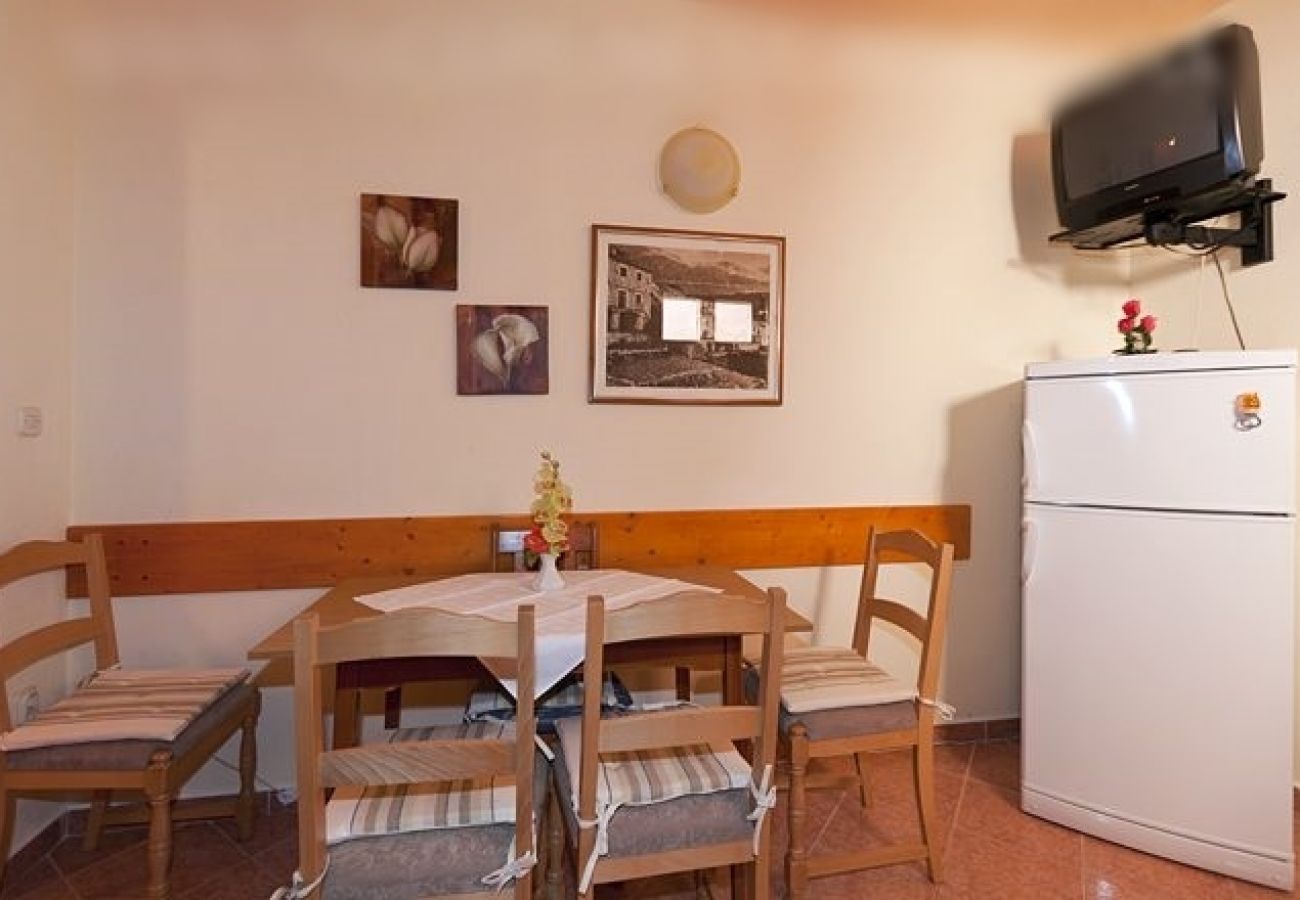 Ferienwohnung in Tucepi - Ferienwohnung in Tučepi mit Terrasse, Klimaanlage, W-LAN (3674-2)