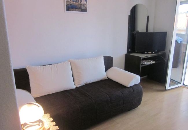Ferienwohnung in Hvar - Ferienwohnung in Hvar-Stadt mit Meerblick, Terrasse, Klimaanlage, W-LAN (3666-2) Ferienwohnung in Hvar - Ferienwohnung in Hvar-Stadt mit Meerblick, Terrasse, Klimaanlage, W-LAN (3666-2)