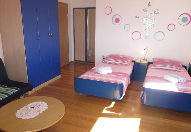 Ferienwohnung in Hvar - Ferienwohnung in Hvar-Stadt mit Meerblick, Terrasse, Klimaanlage, W-LAN (3666-4) Ferienwohnung in Hvar - Ferienwohnung in Hvar-Stadt mit Meerblick, Terrasse, Klimaanlage, W-LAN (3666-4)