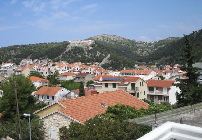 Ferienwohnung in Hvar - Ferienwohnung in Hvar-Stadt mit Meerblick, Terrasse, Klimaanlage, W-LAN (3666-4) Ferienwohnung in Hvar - Ferienwohnung in Hvar-Stadt mit Meerblick, Terrasse, Klimaanlage, W-LAN (3666-4)