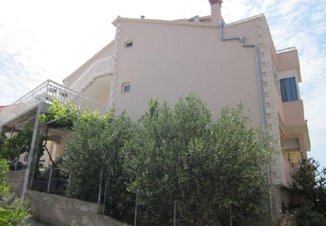 Ferienwohnung in Hvar - Ferienwohnung in Hvar-Stadt mit Meerblick, Terrasse, Klimaanlage, W-LAN (3666-4) Ferienwohnung in Hvar - Ferienwohnung in Hvar-Stadt mit Meerblick, Terrasse, Klimaanlage, W-LAN (3666-4)
