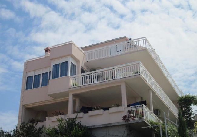 Ferienwohnung in Hvar - Ferienwohnung in Hvar-Stadt mit Meerblick, Terrasse, Klimaanlage, W-LAN (3666-4) Ferienwohnung in Hvar - Ferienwohnung in Hvar-Stadt mit Meerblick, Terrasse, Klimaanlage, W-LAN (3666-4)