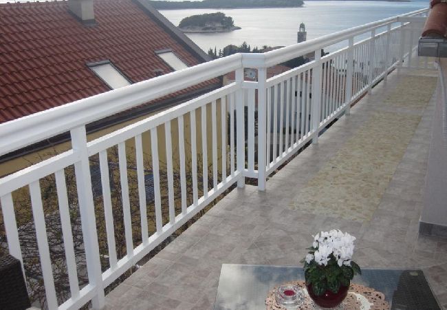 Ferienwohnung in Hvar - Ferienwohnung in Hvar-Stadt mit Meerblick, Terrasse, Klimaanlage, W-LAN (3666-5) Ferienwohnung in Hvar - Ferienwohnung in Hvar-Stadt mit Meerblick, Terrasse, Klimaanlage, W-LAN (3666-5)