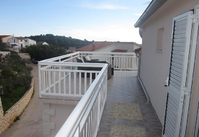 Ferienwohnung in Hvar - Ferienwohnung in Hvar-Stadt mit Meerblick, Terrasse, Klimaanlage, W-LAN (3666-5) Ferienwohnung in Hvar - Ferienwohnung in Hvar-Stadt mit Meerblick, Terrasse, Klimaanlage, W-LAN (3666-5)