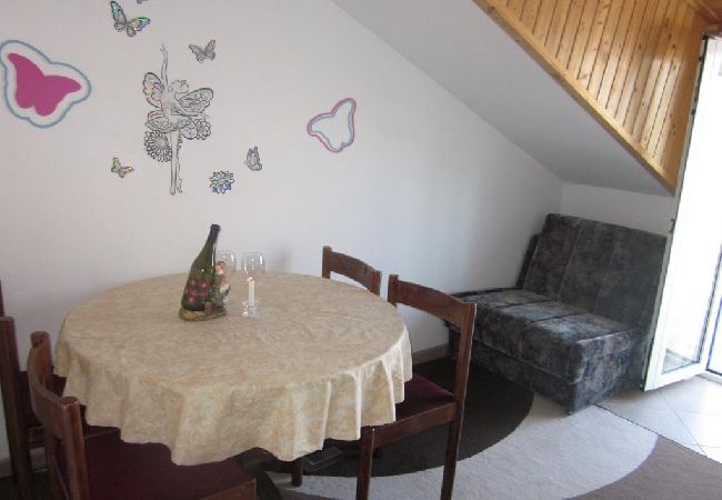 Ferienwohnung in Hvar - Ferienwohnung in Hvar-Stadt mit Meerblick, Terrasse, Klimaanlage, W-LAN (3666-5) Ferienwohnung in Hvar - Ferienwohnung in Hvar-Stadt mit Meerblick, Terrasse, Klimaanlage, W-LAN (3666-5)