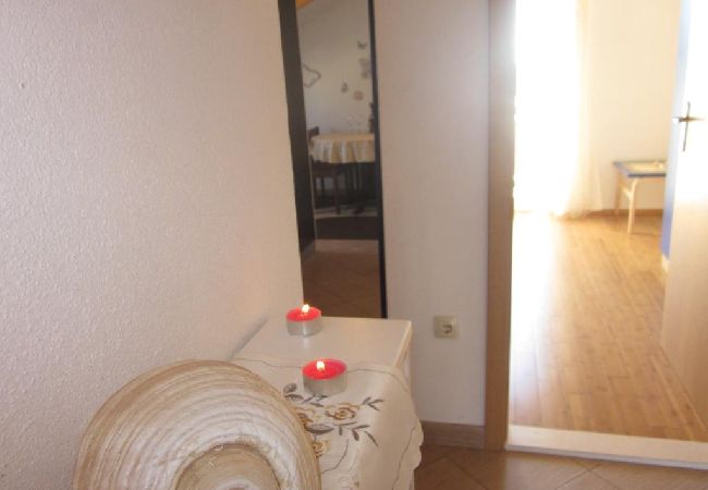 Ferienwohnung in Hvar - Ferienwohnung in Hvar-Stadt mit Meerblick, Terrasse, Klimaanlage, W-LAN (3666-5) Ferienwohnung in Hvar - Ferienwohnung in Hvar-Stadt mit Meerblick, Terrasse, Klimaanlage, W-LAN (3666-5)