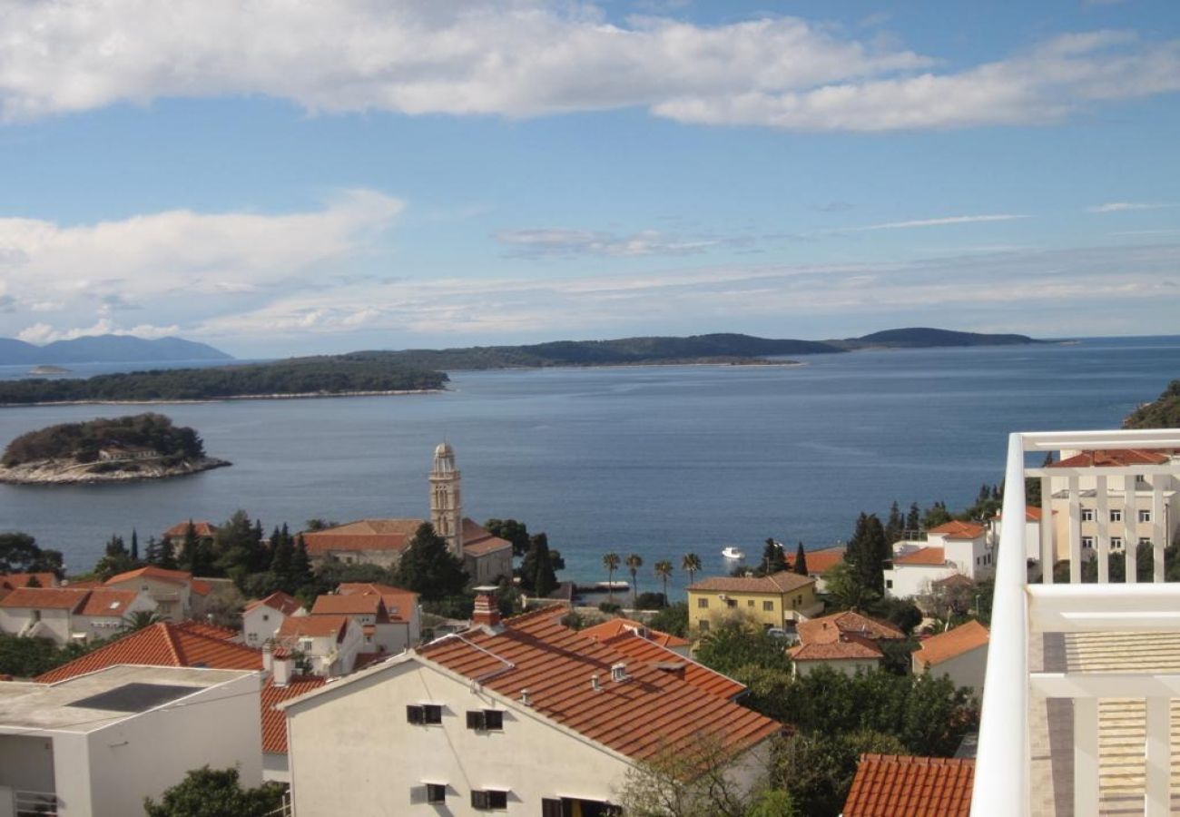 Ferienwohnung in Hvar - Ferienwohnung in Hvar-Stadt mit Meerblick, Terrasse, Klimaanlage, W-LAN (3666-5)