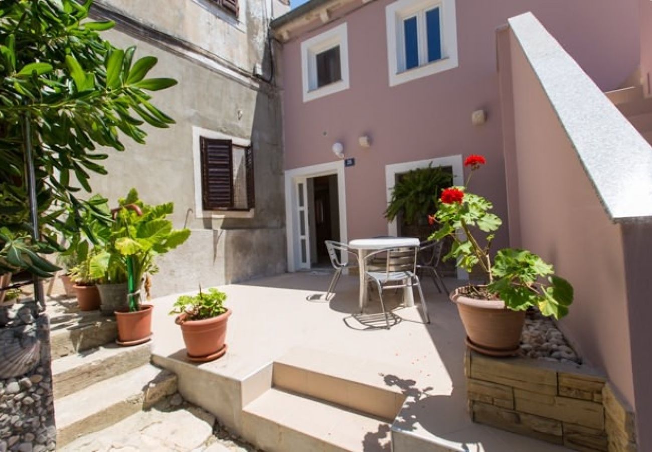 Ferienwohnung in Mali Lošinj - Ferienwohnung in Mali Lošinj mit Terrasse, Klimaanlage, Waschmaschine (3683-1)