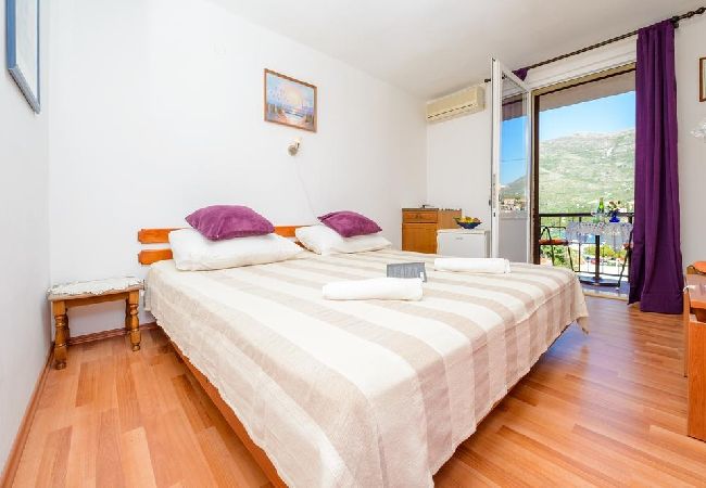 Zimmeranmietung in Cavtat - Zimmer in Cavtat mit Meerblick, Balkon, Klimaanlage, W-LAN (3686-1) Zimmeranmietung in Cavtat - Zimmer in Cavtat mit Meerblick, Balkon, Klimaanlage, W-LAN (3686-1)