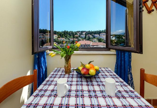 Ferienwohnung in Cavtat - Ferienwohnung in Cavtat mit Meerblick, Balkon, Klimaanlage, W-LAN (3686-2) Ferienwohnung in Cavtat - Ferienwohnung in Cavtat mit Meerblick, Balkon, Klimaanlage, W-LAN (3686-2)