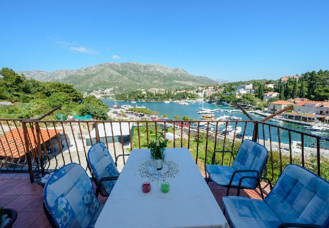 Ferienwohnung in Cavtat - Ferienwohnung in Cavtat mit Meerblick, Balkon, Klimaanlage, W-LAN (3686-3) Ferienwohnung in Cavtat - Ferienwohnung in Cavtat mit Meerblick, Balkon, Klimaanlage, W-LAN (3686-3)