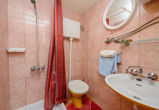 Ferienwohnung in Cavtat - Ferienwohnung in Cavtat mit Meerblick, Balkon, Klimaanlage, W-LAN (3686-3) Ferienwohnung in Cavtat - Ferienwohnung in Cavtat mit Meerblick, Balkon, Klimaanlage, W-LAN (3686-3)