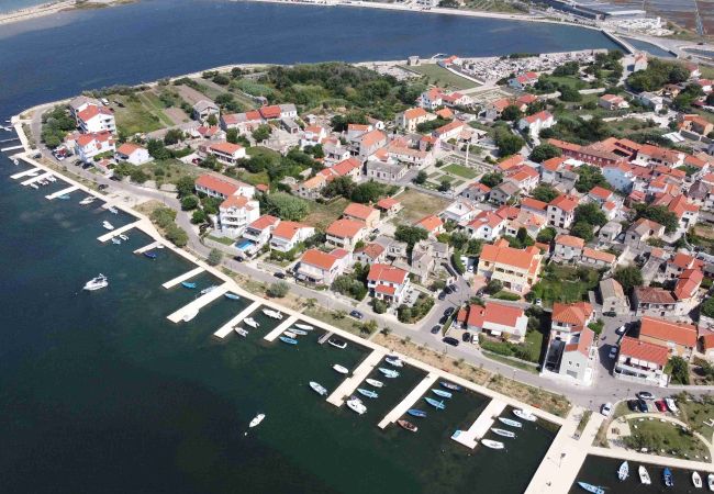 Ferienwohnung in Nin - Ferienwohnung in Nin mit Terrasse, Klimaanlage, W-LAN (3722-1) Ferienwohnung in Nin - Ferienwohnung in Nin mit Terrasse, Klimaanlage, W-LAN (3722-1)