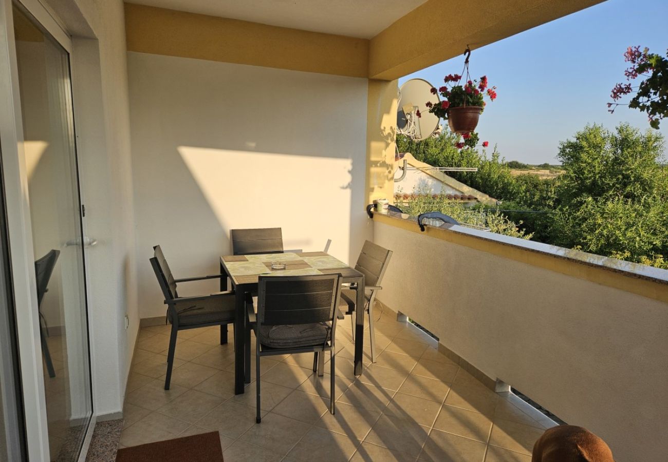 Ferienwohnung in Nin - Ferienwohnung in Nin mit Terrasse, Klimaanlage, W-LAN (3722-1)