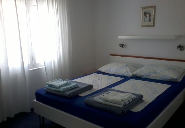 Ferienwohnung in Ražanj - Ferienwohnung in Ražanj mit Meerblick, Terrasse, Klimaanlage, W-LAN (3743-1) Ferienwohnung in Ražanj - Ferienwohnung in Ražanj mit Meerblick, Terrasse, Klimaanlage, W-LAN (3743-1)