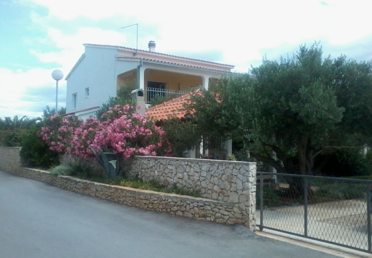 Ferienwohnung in Ražanj - Ferienwohnung in Ražanj mit Meerblick, Terrasse, Klimaanlage, W-LAN (3743-1)