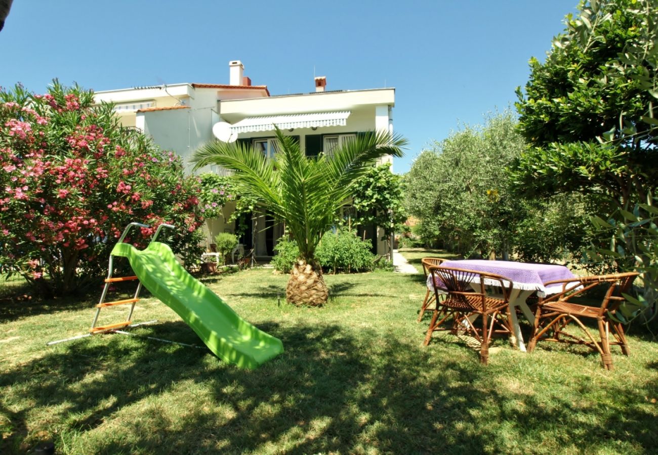 Ferienwohnung in Rab - Ferienwohnung in Rab mit Meerblick, Balkon, W-LAN, Waschmaschine (3728-1)