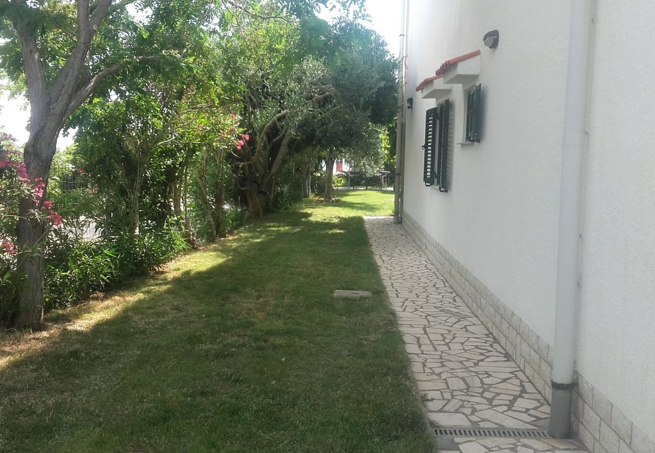 Ferienwohnung in Rab - Ferienwohnung in Rab mit Meerblick, Balkon, W-LAN, Waschmaschine (3728-1)