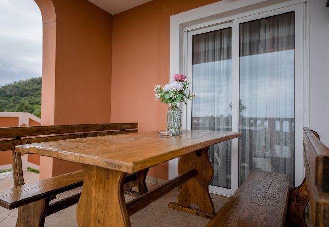 Ferienwohnung in Mundanije - Ferienwohnung in Mundanije mit Meerblick, Terrasse, Klimaanlage, W-LAN (3748-1) Ferienwohnung in Mundanije - Ferienwohnung in Mundanije mit Meerblick, Terrasse, Klimaanlage, W-LAN (3748-1)