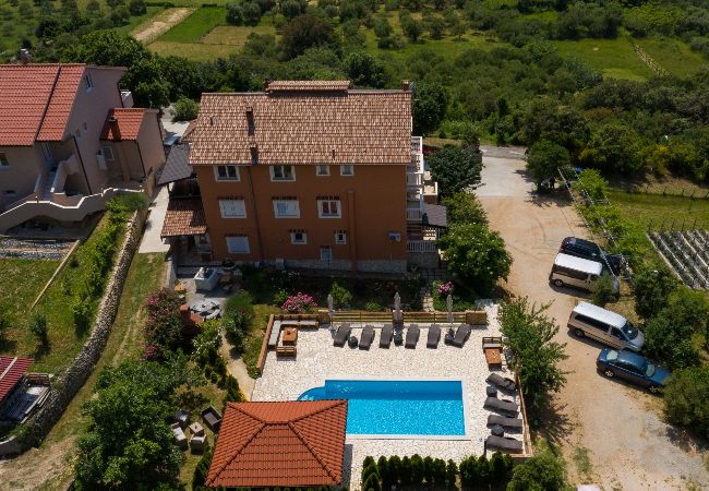 Ferienwohnung in Mundanije - Ferienwohnung in Mundanije mit Meerblick, Terrasse, Klimaanlage, W-LAN (3748-3) Ferienwohnung in Mundanije - Ferienwohnung in Mundanije mit Meerblick, Terrasse, Klimaanlage, W-LAN (3748-3)