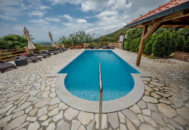 Ferienwohnung in Mundanije - Ferienwohnung in Mundanije mit Meerblick, Terrasse, Klimaanlage, W-LAN (3748-4) Ferienwohnung in Mundanije - Ferienwohnung in Mundanije mit Meerblick, Terrasse, Klimaanlage, W-LAN (3748-4)