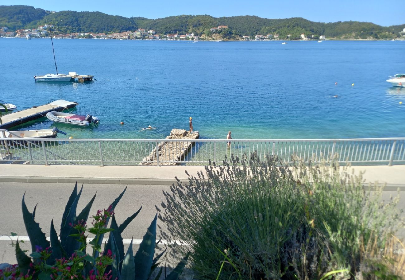 Ferienwohnung in Supetarska Draga - Ferienwohnung in Supetarska Draga mit Meerblick, Terrasse, Klimaanlage, W-LAN (3750-1)