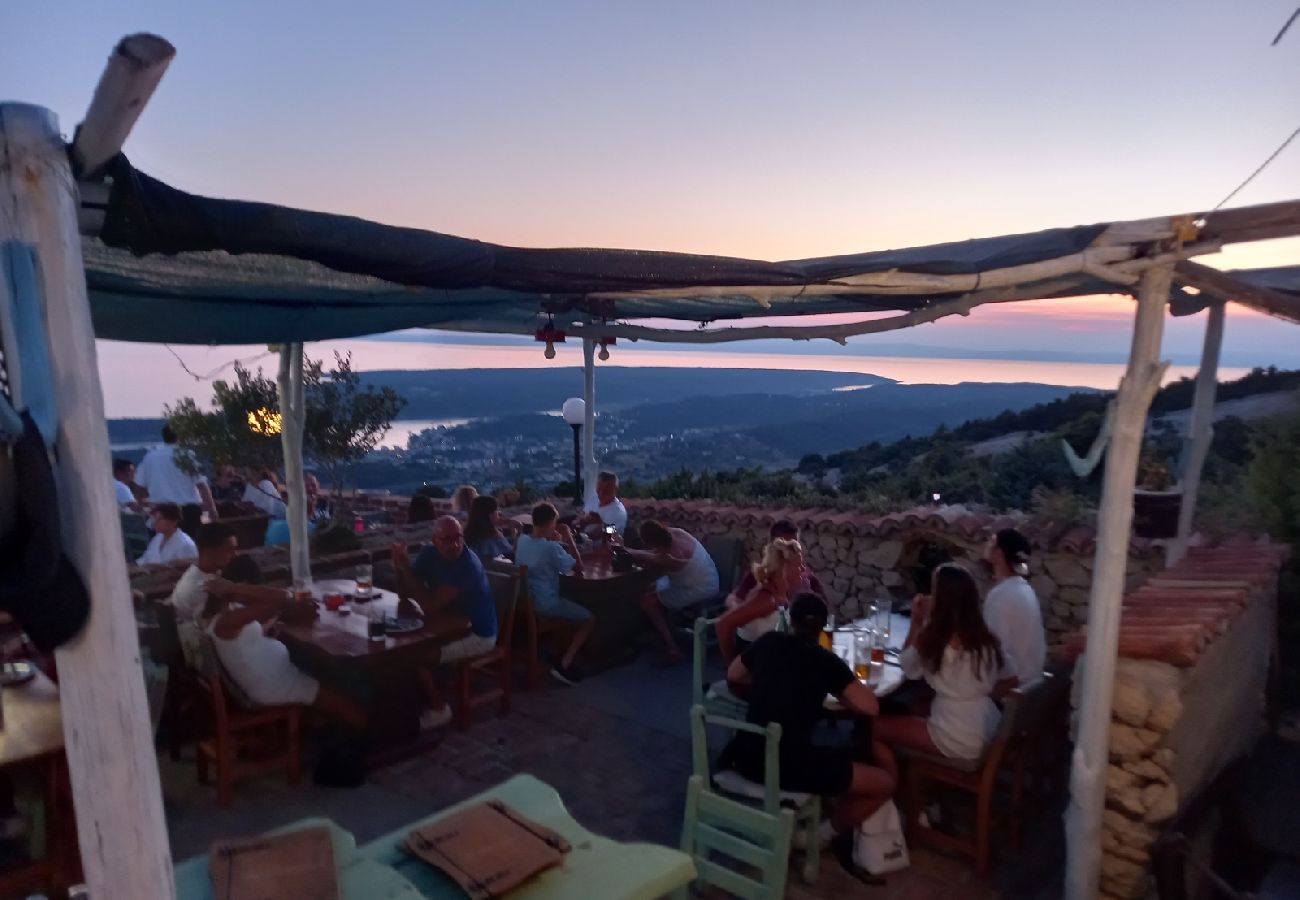 Ferienwohnung in Supetarska Draga - Ferienwohnung in Supetarska Draga mit Meerblick, Terrasse, Klimaanlage, W-LAN (3750-1)