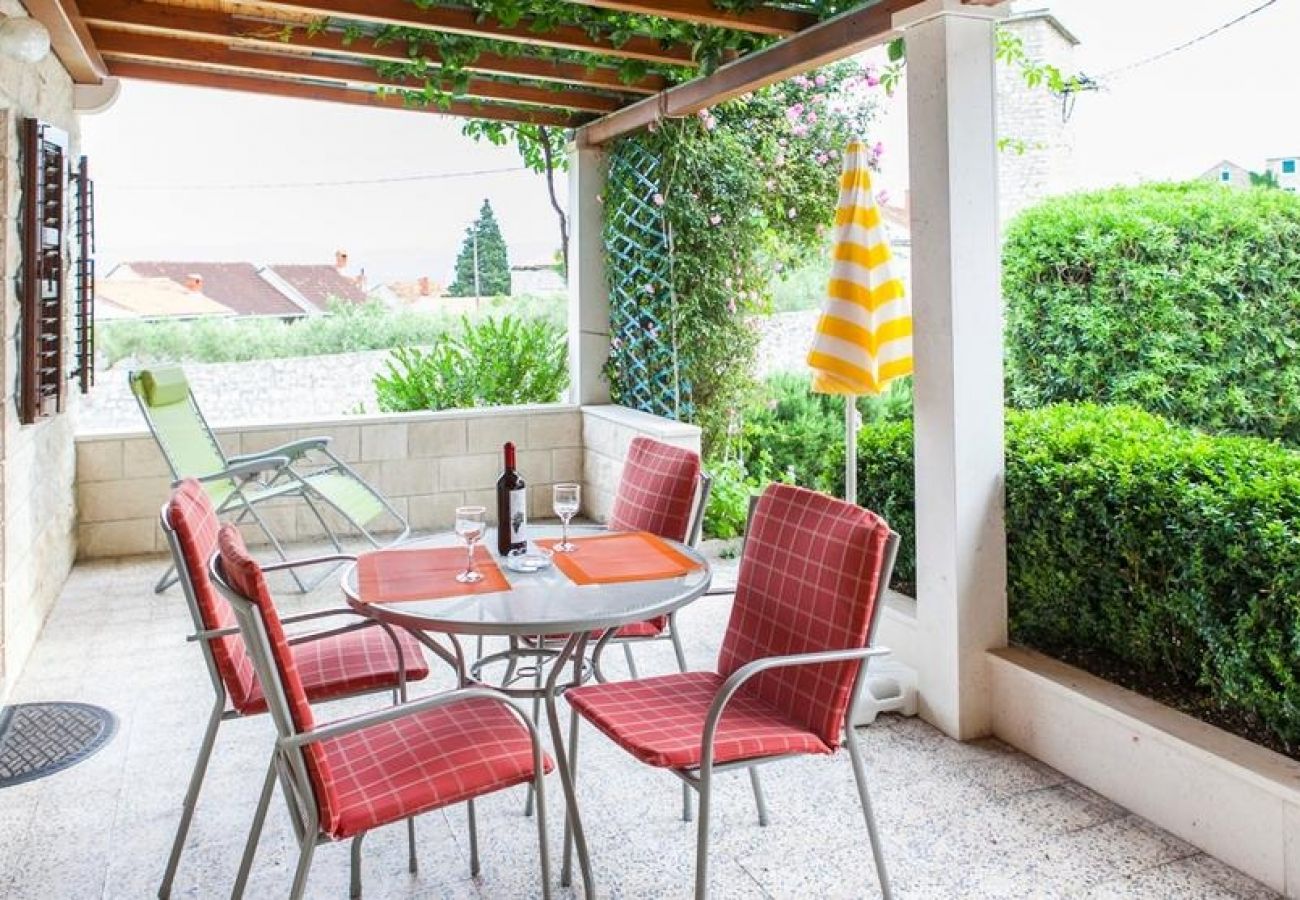 Ferienhaus in Bol - Ferienhaus in Bol mit Meerblick, Terrasse, Klimaanlage, W-LAN (3757-1)