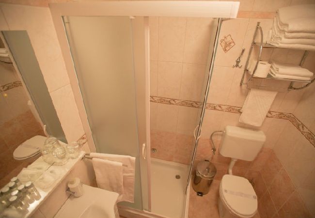 Zimmeranmietung in Novalja - Zimmer in Novalja mit Balkon, Klimaanlage, W-LAN (3764-2) Zimmeranmietung in Novalja - Zimmer in Novalja mit Balkon, Klimaanlage, W-LAN (3764-2)