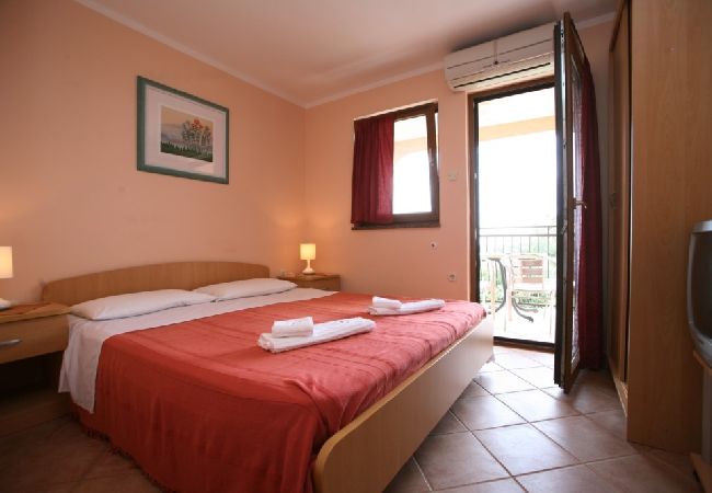 Ferienwohnung in Porec - Ferienwohnung in Poreč mit Balkon, Klimaanlage, W-LAN (3794-5) Ferienwohnung in Porec - Ferienwohnung in Poreč mit Balkon, Klimaanlage, W-LAN (3794-5)