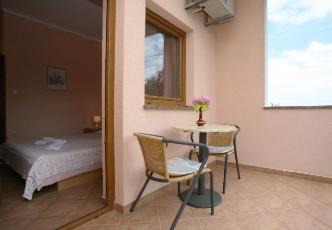 Studio in Porec - Studioapartment in Poreč mit Balkon, Klimaanlage, W-LAN (3794-6) Studio in Porec - Studioapartment in Poreč mit Balkon, Klimaanlage, W-LAN (3794-6)