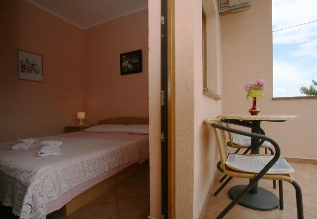Studio in Porec - Studioapartment in Poreč mit Balkon, Klimaanlage, W-LAN (3794-6) Studio in Porec - Studioapartment in Poreč mit Balkon, Klimaanlage, W-LAN (3794-6)