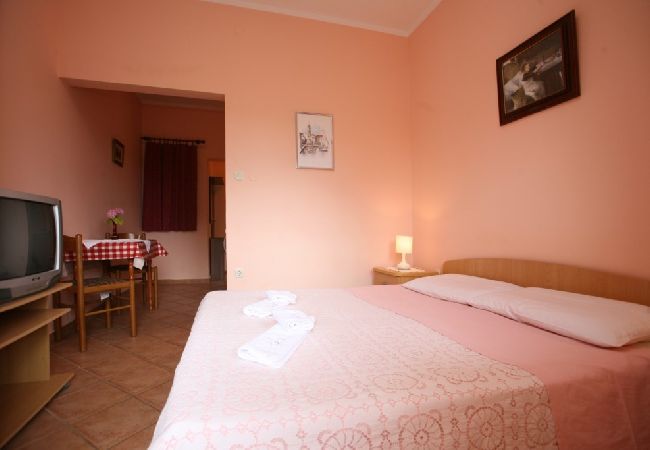 Studio in Porec - Studioapartment in Poreč mit Balkon, Klimaanlage, W-LAN (3794-6) Studio in Porec - Studioapartment in Poreč mit Balkon, Klimaanlage, W-LAN (3794-6)