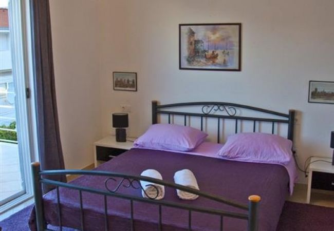 Ferienwohnung in Trogir - Ferienwohnung in Trogir mit Meerblick, Terrasse, Klimaanlage, W-LAN (3788-2) Ferienwohnung in Trogir - Ferienwohnung in Trogir mit Meerblick, Terrasse, Klimaanlage, W-LAN (3788-2)