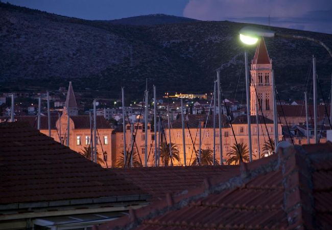 Ferienwohnung in Trogir - Ferienwohnung in Trogir mit Meerblick, Terrasse, Klimaanlage, W-LAN (3788-2) Ferienwohnung in Trogir - Ferienwohnung in Trogir mit Meerblick, Terrasse, Klimaanlage, W-LAN (3788-2)