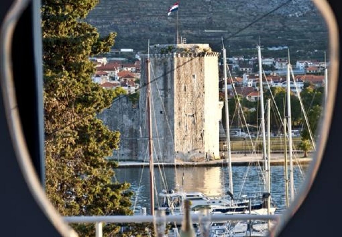 Ferienwohnung in Trogir - Ferienwohnung in Trogir mit Meerblick, Terrasse, Klimaanlage, W-LAN (3788-2)